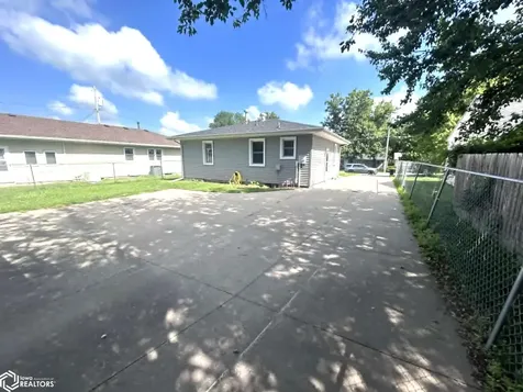 406 Crestview Avenue Ottumwa IA 52501