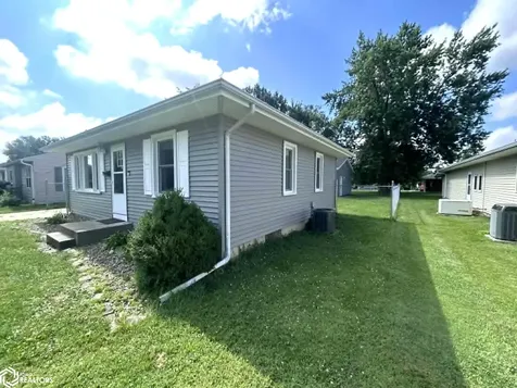 406 Crestview Avenue Ottumwa IA 52501