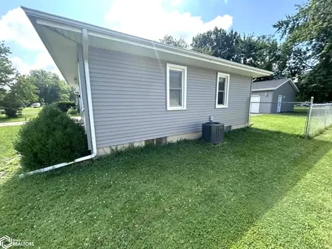 406 Crestview Avenue Ottumwa IA 52501