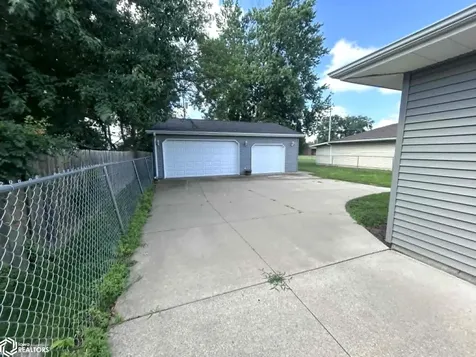 406 Crestview Avenue Ottumwa IA 52501