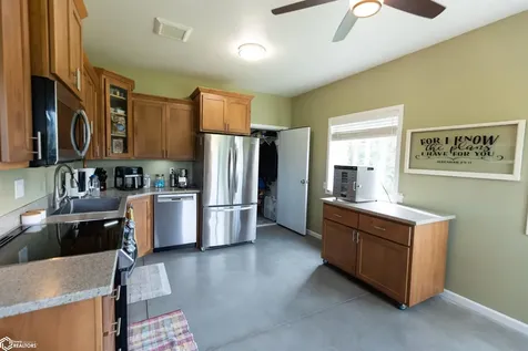 4924 160th Avenue Ottumwa IA 52501