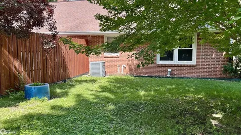 802 10th Street Eldora IA 50627