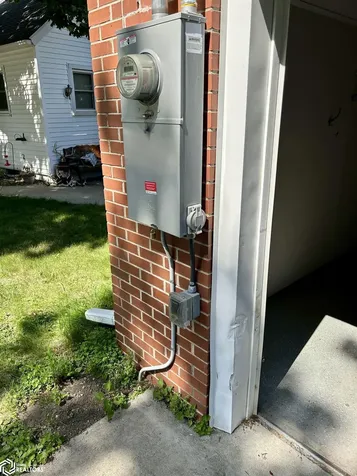 802 10th Street Eldora IA 50627