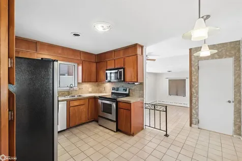 900 11th Avenue Grinnell IA 50112