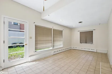 900 11th Avenue Grinnell IA 50112