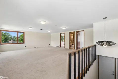 900 11th Avenue Grinnell IA 50112