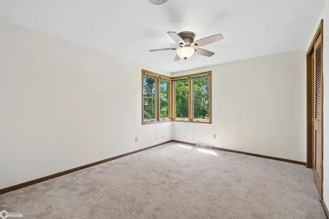 900 11th Avenue Grinnell IA 50112