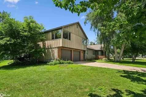 900 11th Avenue Grinnell IA 50112