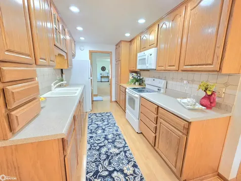 1009 Manor Drive Mason City IA 50401