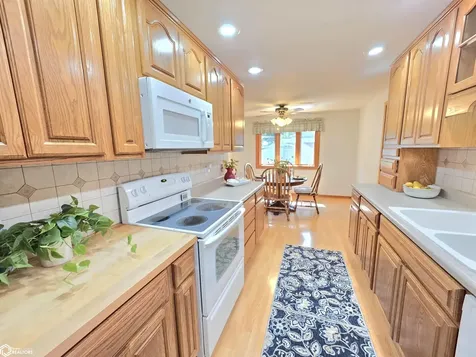 1009 Manor Drive Mason City IA 50401