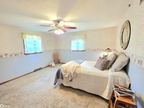 1009 Manor Drive Mason City IA 50401