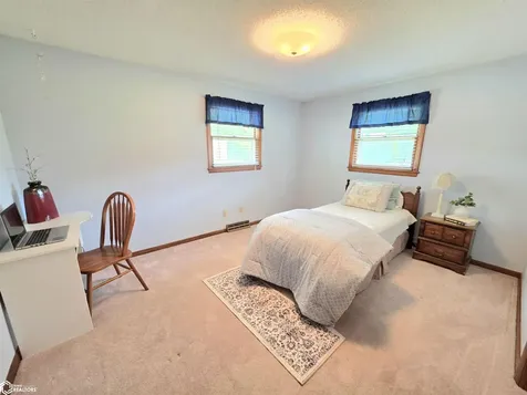 1009 Manor Drive Mason City IA 50401