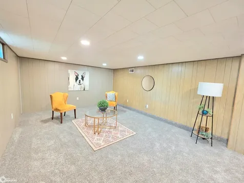 1009 Manor Drive Mason City IA 50401