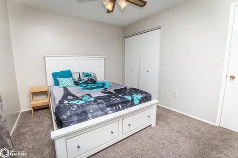 1410 Greenfield Drive Marshalltown IA 50158