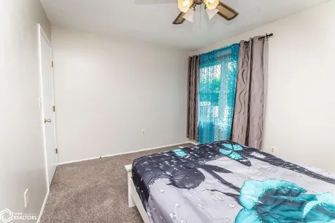 1410 Greenfield Drive Marshalltown IA 50158