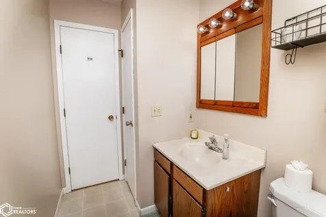 1410 Greenfield Drive Marshalltown IA 50158