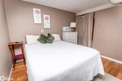 1410 Greenfield Drive Marshalltown IA 50158