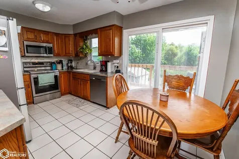 1410 Greenfield Drive Marshalltown IA 50158