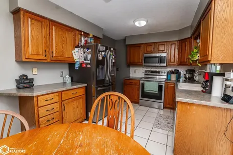 1410 Greenfield Drive Marshalltown IA 50158