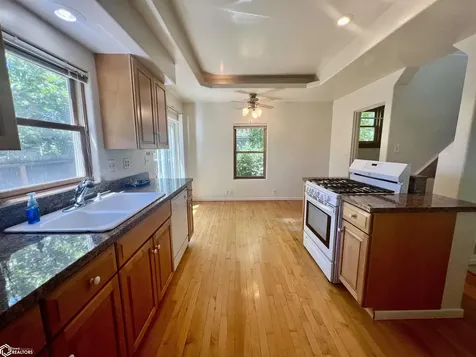 308 E Adams Avenue Fairfield IA 52556