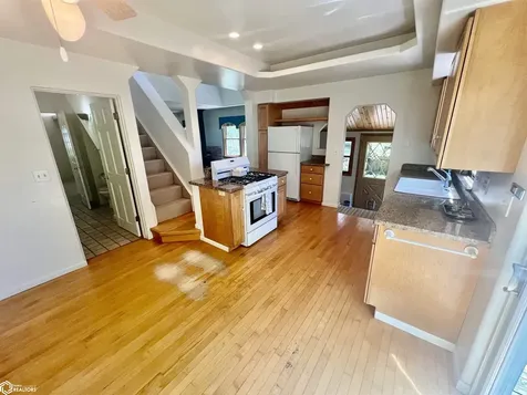 308 E Adams Avenue Fairfield IA 52556