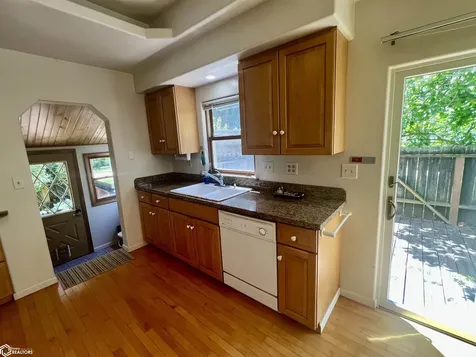 308 E Adams Avenue Fairfield IA 52556