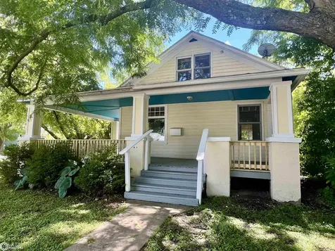 308 E Adams Avenue Fairfield IA 52556