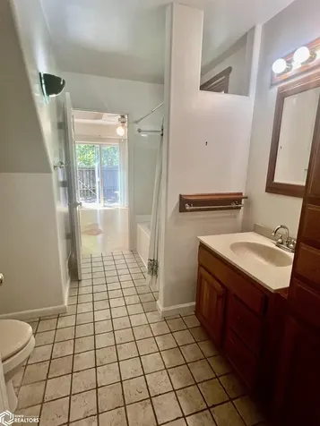 308 E Adams Avenue Fairfield IA 52556