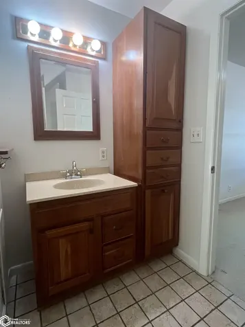 308 E Adams Avenue Fairfield IA 52556