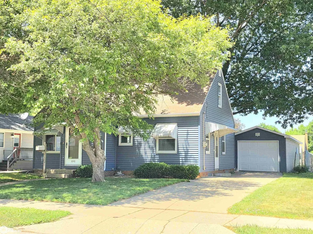 1046 1st Street NE Mason City IA 50401