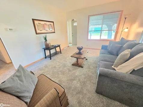 1046 1st Street NE Mason City IA 50401