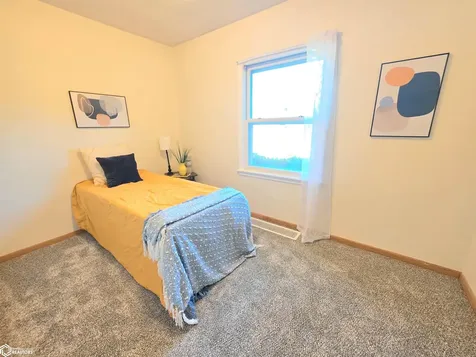 1046 1st Street NE Mason City IA 50401