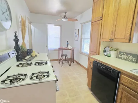 1046 1st Street NE Mason City IA 50401