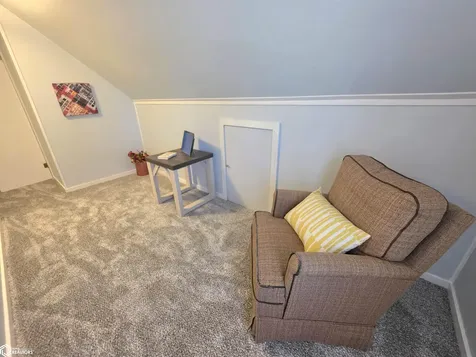 1046 1st Street NE Mason City IA 50401