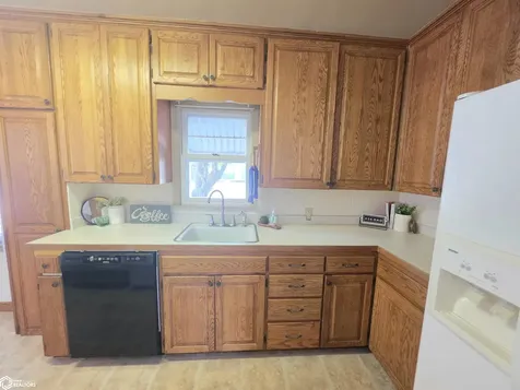 1046 1st Street NE Mason City IA 50401