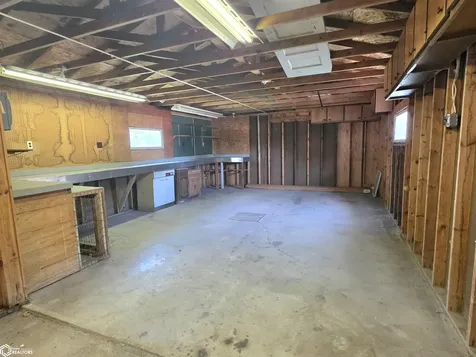 1046 1st Street NE Mason City IA 50401