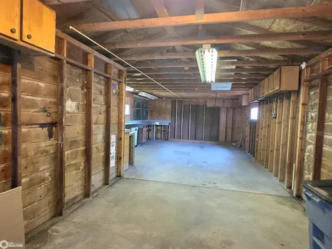 1046 1st Street NE Mason City IA 50401