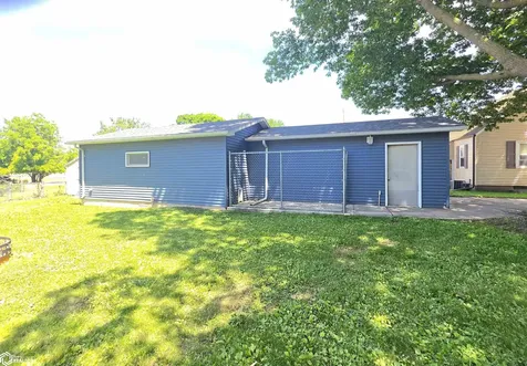 1046 1st Street NE Mason City IA 50401