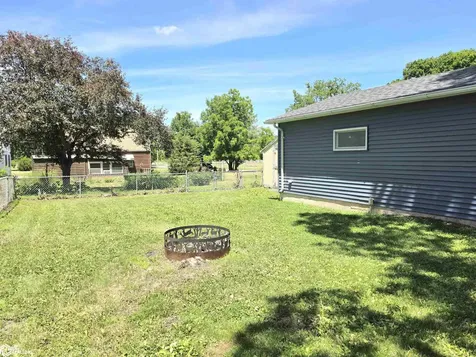 1046 1st Street NE Mason City IA 50401