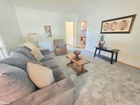 1046 1st Street NE Mason City IA 50401