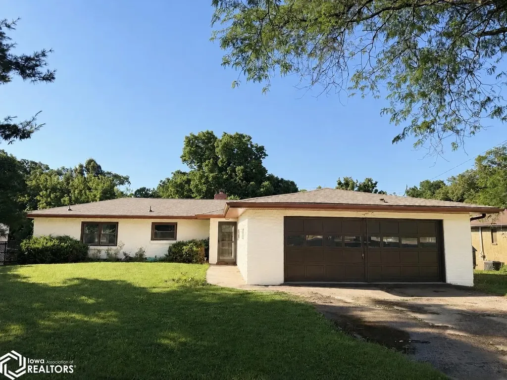 4533 Summer Street Burlington IA 52601