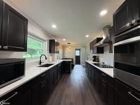 4533 Summer Street Burlington IA 52601