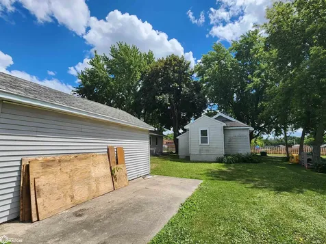 40 27th Street SW Mason City IA 50401