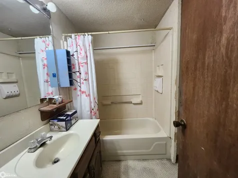 40 27th Street SW Mason City IA 50401