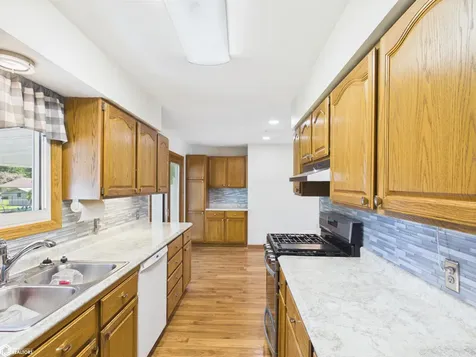 322 Mahaska Street Agency IA 52530