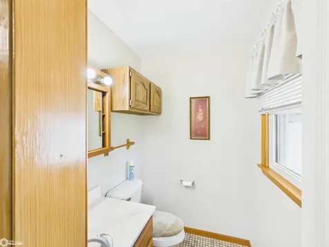 322 Mahaska Street Agency IA 52530