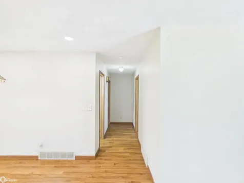 322 Mahaska Street Agency IA 52530