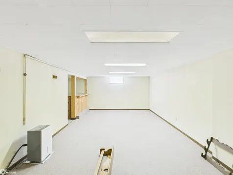 322 Mahaska Street Agency IA 52530