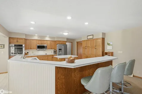 2276 400th Avenue Victor IA 52347