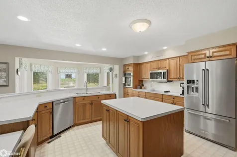 2276 400th Avenue Victor IA 52347